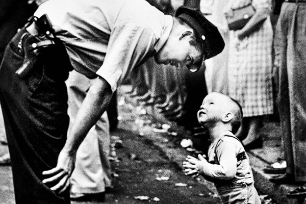 10 Most Moving Pulitzer-Winning Photos That Show What The Human Spirit Is Capable Of