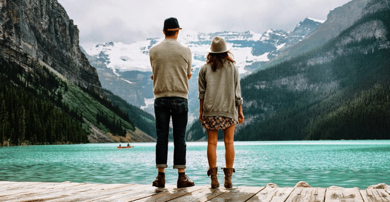 8 Tips On How To Maintain A Healthy Relationship While Traveling
