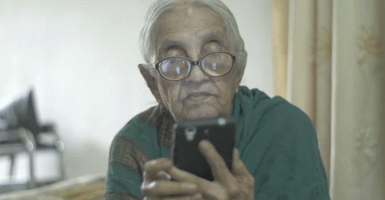 older people smartphone