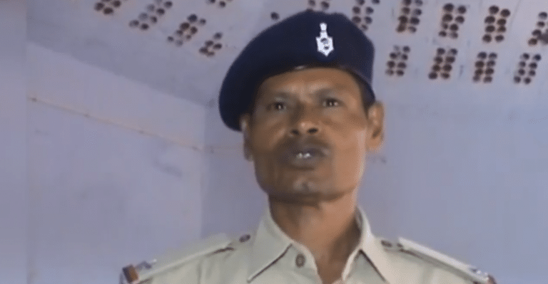 #GoodNews – Cop In Jharkhand Teaches Children After Duty To Bring A Positive Shift In Society