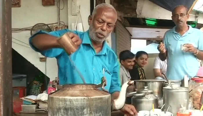 With A Daily Earning Of Just Rs.600-800, This Tea Seller Funds Education Of 75 Slum Kids