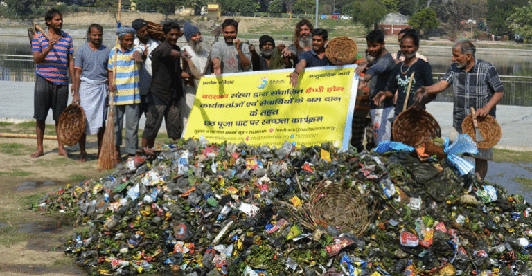 badlav beggars clean gomti river