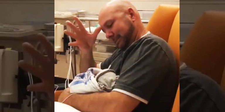 This Deaf Father Talking To His New Born Daughter In Sign Language Explains Love Can Speak Volumes