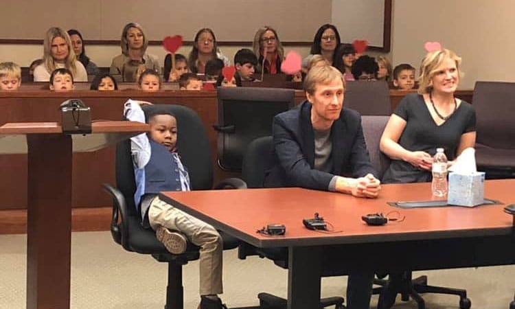 This 5-YO Invited His Classmates To His Adoption Hearing, Netizens Find It ‘Awwdorable’