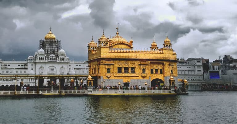 5 Reasons Why You Must Visit The Golden Temple