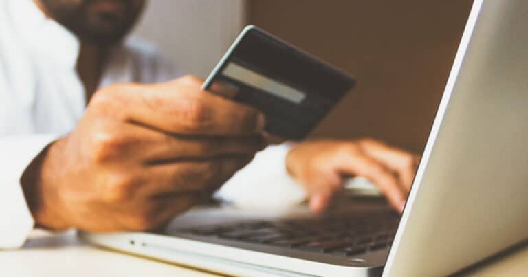 How Can a POS System Help Your Online Clothing Store?
