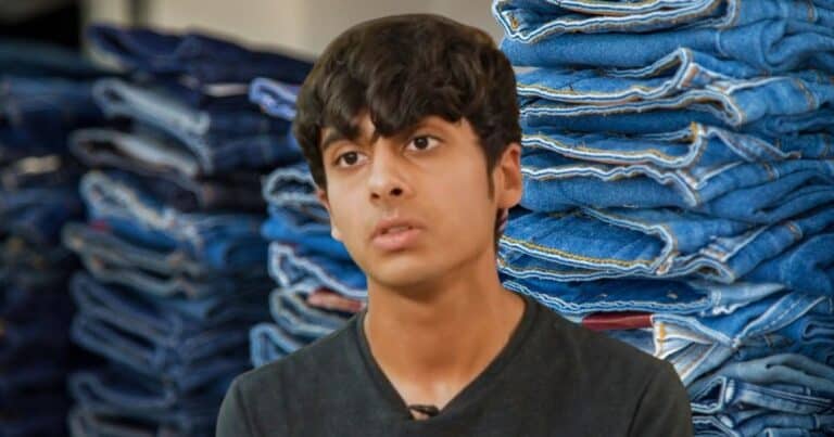 This 17-YO Upcycled 8,000 Discarded Jeans Into 1,250 Sleeping Bags To Help The Homeless